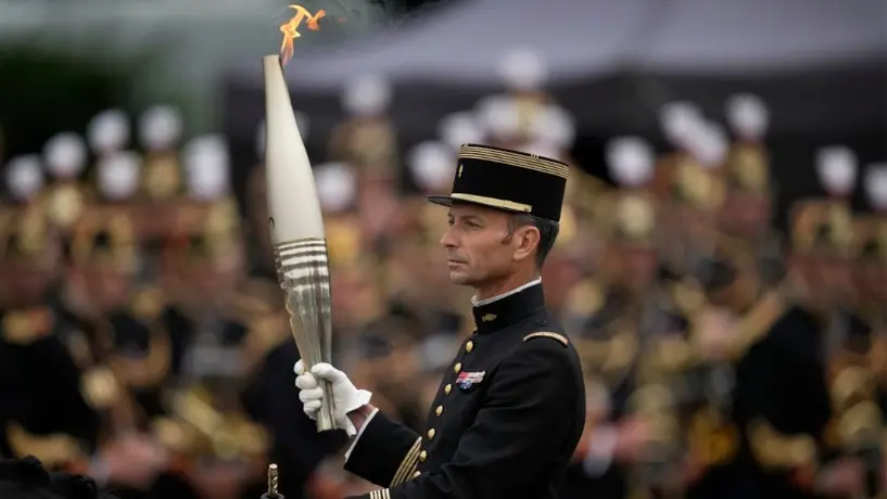 París 2024: La llama Olímpica llega a 'La Ciudad Luz' en la Fiesta Nacional de Francia