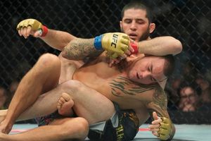 UFC 302: Makhachev retiene el título de peso ligero con una sumisión sobre Dustin Poirier