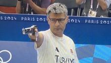París 2024: Yusuf Dikec protagonizó la final de tiro mixto por su estilo 'relajado'