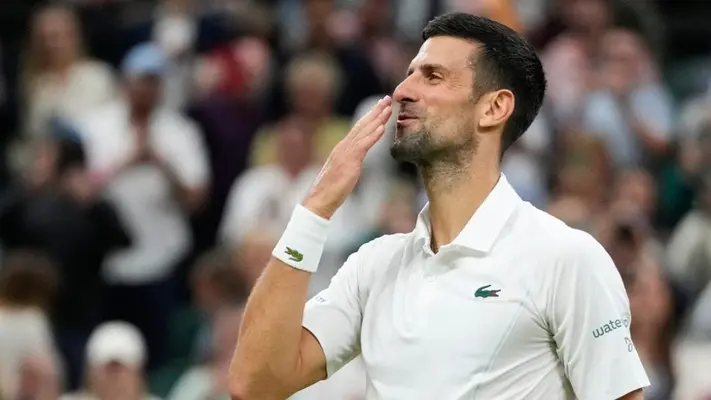 Djokovic avanza a Semifinales de Wimbledon sin jugar tras retiro de De Minaur