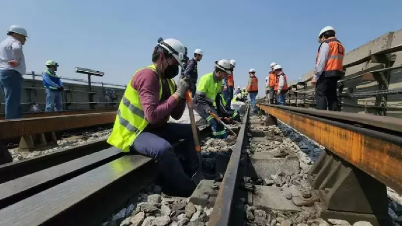 ¡Atención!  Este fin de semana, el Eje 1 Norte estará cerrado debido a trabajos en la Línea 9