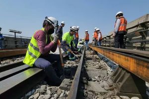 ¡Atención!  Este fin de semana, el Eje 1 Norte estará cerrado debido a trabajos en la Línea 9