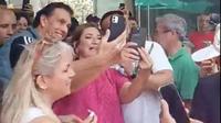 Xóchitl Gálvez recibió gran ovación al llegar a un restaurante después de votar