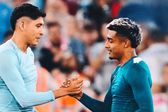 Edson Álvarez y Julián Araujo se dedican mensajes tras haberse enfrentado en Carabao Cup