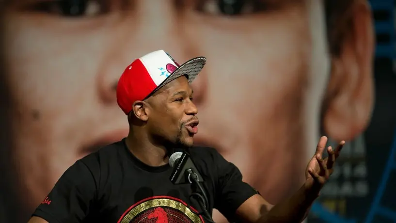 'Les puedo ganar sin manos': Mayweather sobre Julio César Chávez y su hijo