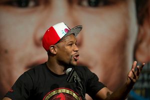'Les puedo ganar sin manos': Mayweather sobre Julio César Chávez y su hijo