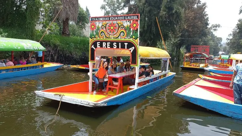 Suben costos de trajineras, mariachis y hasta de cervezas en Xochimilco ¡Tenemos las nuevas tarifas!