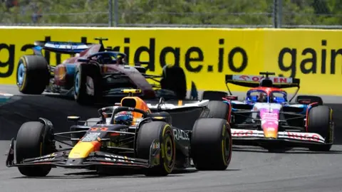 Checo Pérez reconoció que batalló ante Ricciardo y Leclerc en la sprint de Miami
