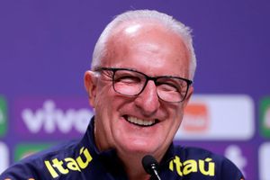 ¡Separados al nacer! El peculiar parecido entre los técnicos de Brasil y Costa Rica