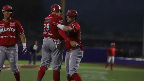 ¡Qué bombazo! Japhet Amador pegó HR y rompió la pantalla del estadio de Conspiradores
