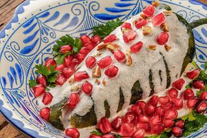 ¡Descubre cuándo comienza la deliciosa temporada de chiles en nogada!