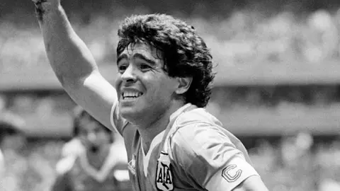 FIFA recuerda la ‘Mano de Dios’ de Maradona a 38 años: "Icónico"