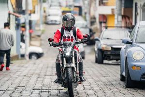Se aprueba reforma de ley que prohibe a menores de 12 años viajar en motocicleta