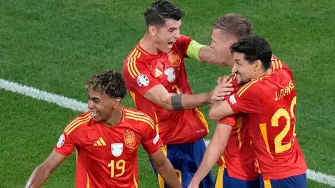 España hace historia y llega a la Final de la Eurocopa con pleno de victorias