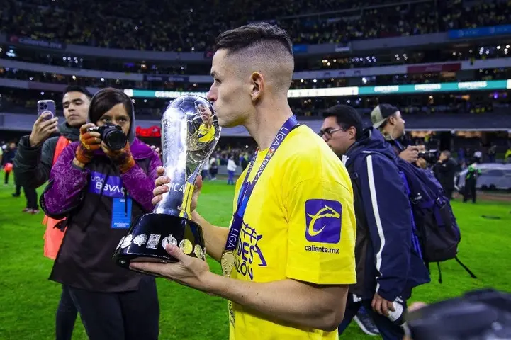 Álvaro Fidalgo presume el Bicampeonato
