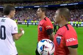 Árbitro niega saludo a Pulisic, pero porque este le dijo que fuera a festejar con los uruguayos