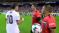 Árbitro niega saludo a Pulisic, pero porque este le dijo que fuera a festejar con los uruguayos