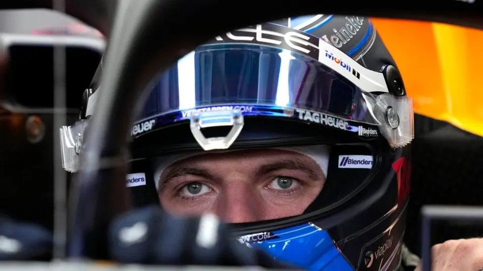 Verstappen carga contra la FIA por el sistema de licencias que tiene bloqueado a Antonelli
