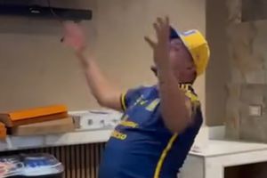 ¡Ah caray! Aficionado de Tigres festeja intensamente eliminación de Rayados