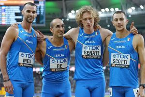 París 2024: Atletas italianos recrean el festejo de Cristiano Ronaldo durante su presentación