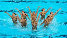 Equipo mexicano de nado sincronizado brilla en la prueba de rutina libre