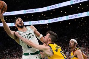 Con 36 puntos de Tatum y agonía en tiempo extra, Celtics vencen a Pacers en el primer juego de la serie