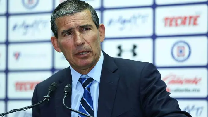 Eduardo de la Torre, exfutbolista mexicano, fue hospitalizado