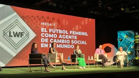 Se realizó con éxito el primer Congreso de Leadership Woman Football en México