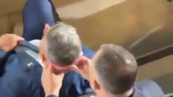 Presidente de la AFA se vuelve viral por video recibiendo un masaje en la cabeza
