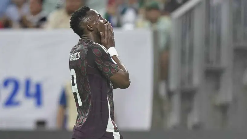 "Hay jugadores mejores, que se quede en México", afición colombiana no extraña a Julián Quiñones
