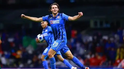 ¡Regresa a casa! Santiago Giménez confirmó que estará con Cruz Azul