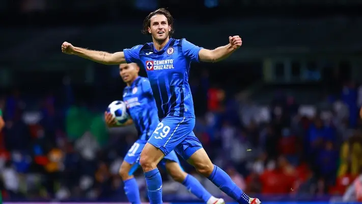 ¡Regresa a casa! Santiago Giménez confirmó que estará con Cruz Azul