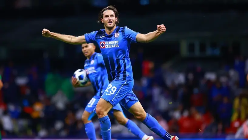 ¡Regresa a casa! Santiago Giménez confirmó que estará con Cruz Azul