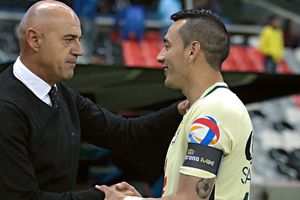 ¡Ni en las cánicas! ‘El Chelís’ revela haber perdido apuesta con Rubens Sambueza