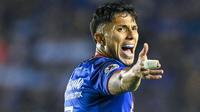 Cruz Azul rescinde contrato de Carlos Salcedo luego de un mutuo acuerdo