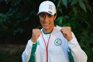 Padre de Ismane Khelif la defiende a su hija tras la polémica en París 2024: 'Es una niña fuerte'