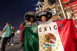 ¡Esta de vuelta! Caramelo es visto en el NRG Stadium apoyando a la Selección Mexicana
