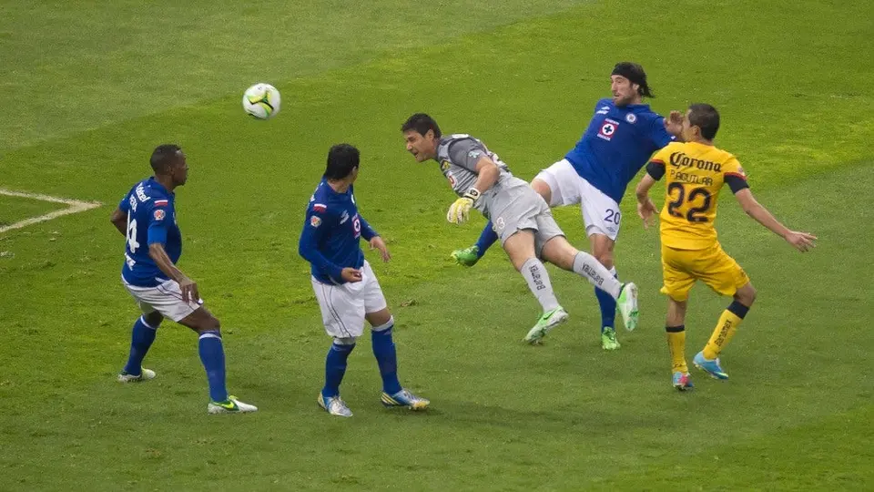 Moisés Muñoz sobre el gol ante Cruz Azul: “En mi cabeza estaba rematar el balón como sea”