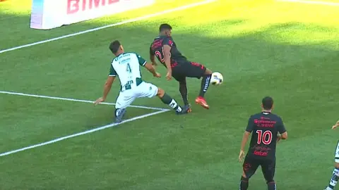 ¿Y el VAR? El polémico penal no sancionado a Xolos frente a Santos