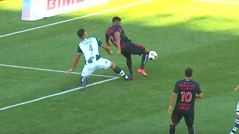¿Y el VAR? El polémico penal no sancionado a Xolos frente a Santos