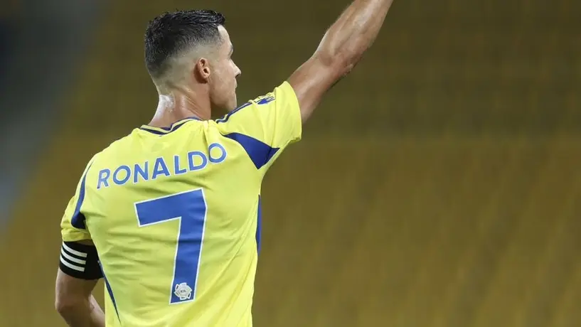 Al-Nassr goleó en la Súper Liga Árabe, CR7 anotó y se quedó a uno de los 900