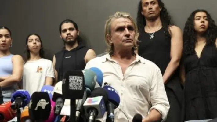 España investiga a ex miembro de Mecano, Nacho Cassano por contratar irregularmente a mexicanos