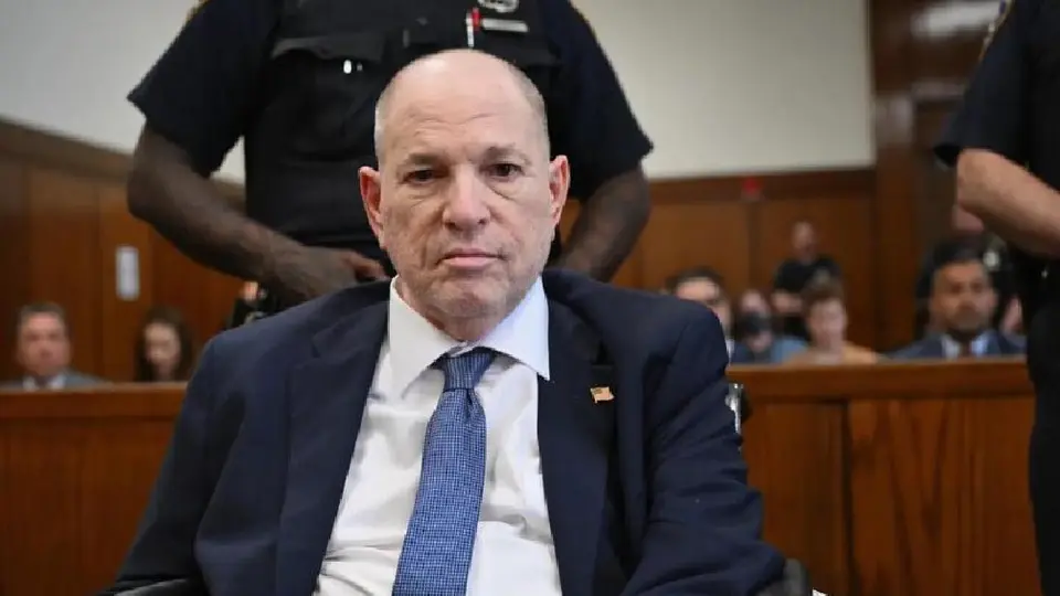 Harvey Weinstein permanecerá encarcelado en Nueva York; espera nuevo juicio por abuso