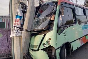 Reportan choque de camión de pasajeros en la alcaldía Álvaro Obregón que dejó al menos 14 lesionados