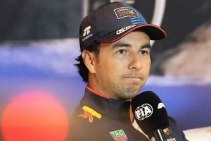 Checo Pérez encabeza la lista de pilotos más costosos de la F1 en lo que va de la temporada 2024