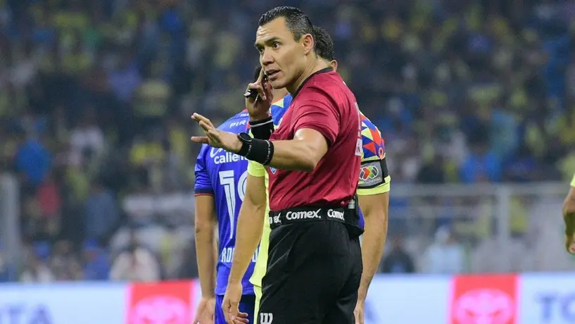 El VAR al ‘Gato’ Ortiz en penal de Rotondi: “No me parece, (Israel Reyes) arrastra el pie”