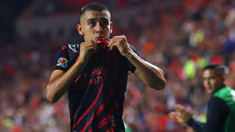 Tijuana, con gol de Gilberto Mora de 15 años, venció a León y es líder del Apertura