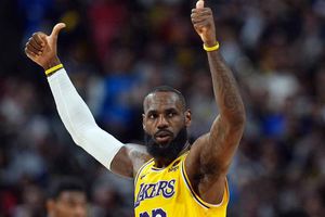 ¡Se queda! LeBron James firmará nuevo contrato con los Lakers