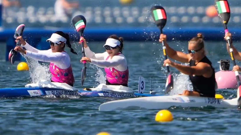 Beatriz Briones y Karina Alanís avanzan a Semifinales de kayak individual 500m