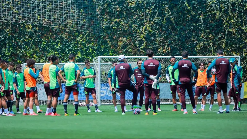 Santiago Giménez y Edson Álvarez ya reportaron con la Selección de cara a Copa América